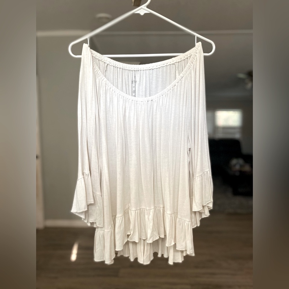 Soft and sexy American eagle top